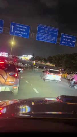 Ga Đi Nhà Ga Quốc Tế Tân Sơn Nhất