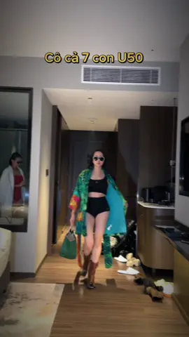 😂 Cái gì cũng lép vế trước các em… may mà còn hơn được cái khoản nhiều tuổi hơn, già hơn, và thành tích “đẻ” thì cũng huy hoàng hơn 😜.  #VHP  #CúnBông  #vũhồngphúc  #fyp  @Giang Doll Gcell 