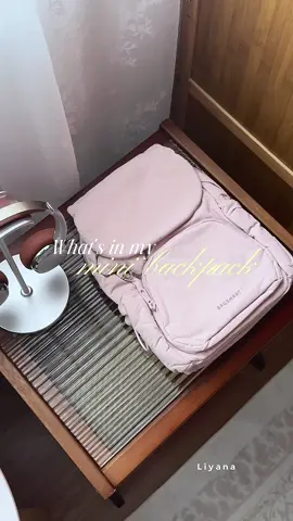 what's in my bagsmart backpack! ❤︎ it comes with a heart pendant 🫶🏻 #backpack #bagsmart #bagpack #bagsmartbackpack #minibackpack 