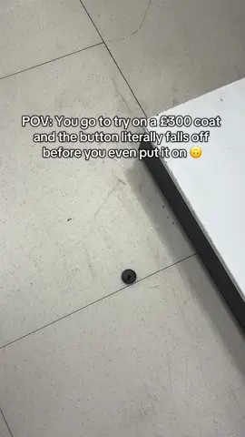 Obviously will NOT be purchasing!! But also such a good reason to try stuff on in store if you can before buying!!! A high price tag doesn’t always equal good quality! #sustainablefashion  #woolcoat #wintercoat #deinfluencing 