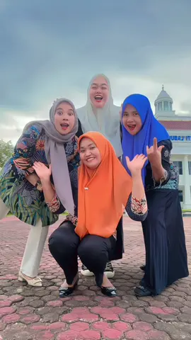 Dengan siapapun dan dimanapun, wajib India pokoknyaa 🫵😍🤣🤣 #bollywood #hindisong #bestie #hindi 