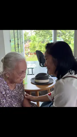 Nội lanh quá Nội ơi 🤣#anhchangthichcuoi #trending #fyp #following #noituoithin55tuoi 