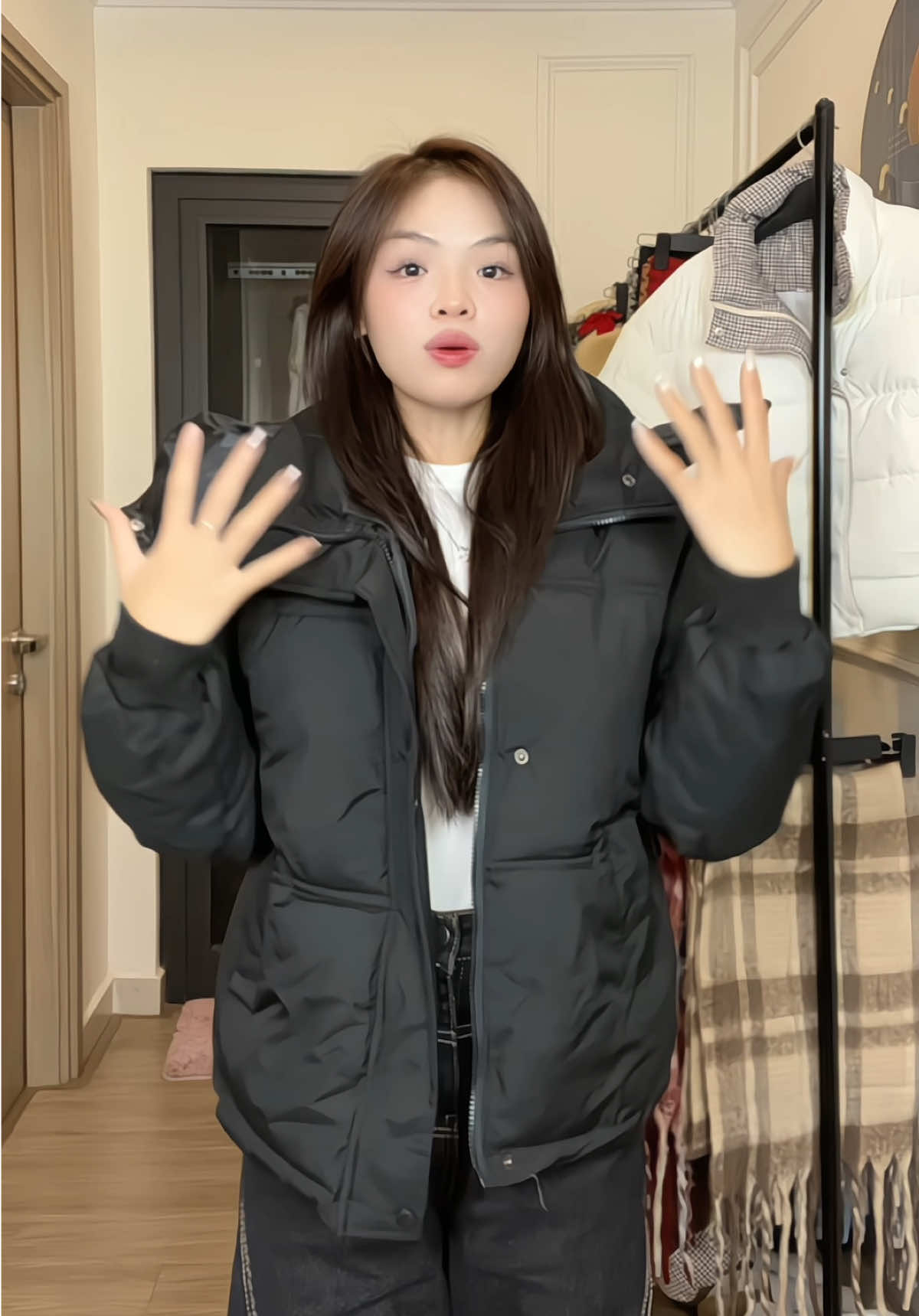 Trả lời @Hải Yếnn 🧷 giặt chế độ giặt nhẹ giùm tui hẽ, em áo phao mũ nắp cuc tay thêu tym#aophao #aophaonu #aophaonu #aophaomuadong 