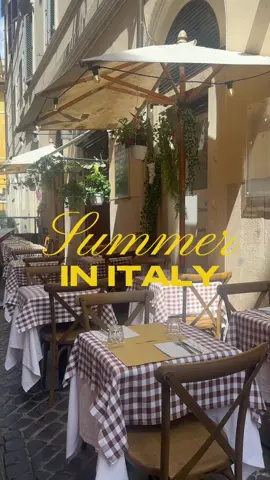 Memories 🤍 Un été à Rome 🍝 #rome #travel #italie #traveltiktok #fontainedetrevi 