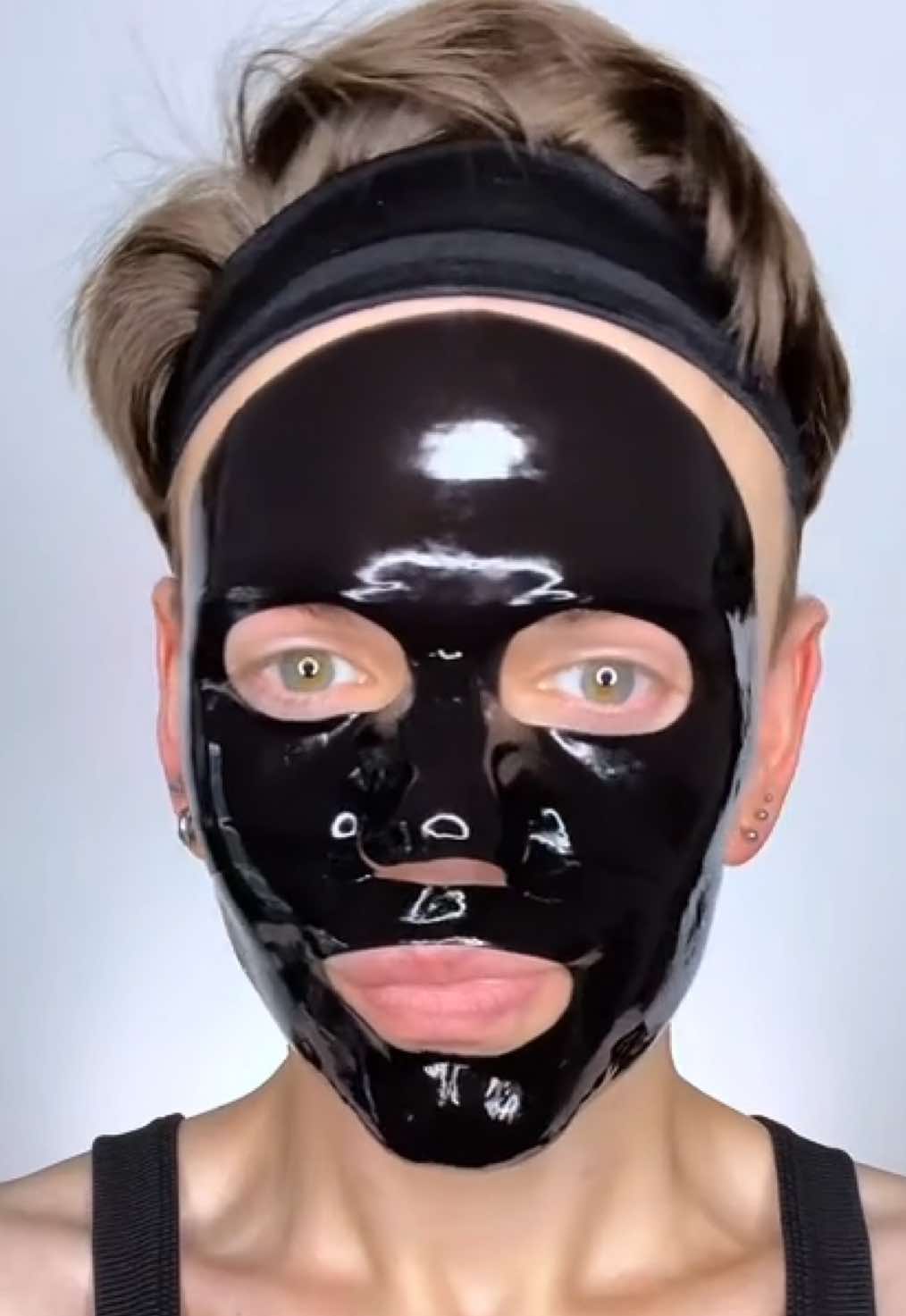 These hydrogel masks combine low-molecular-weight vegan collagen with botanical actives to deliver targeted care that’s both gentle and effective. Designed to suit a range of skin needs, from soothing irritation to detoxifying pores and energizing tired complexions. @Mary&May Official #maryandmay #skincare #kbeauty #koreanskincare #facemask 