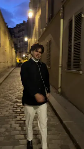Midnight in Paris with this song! #vintage 