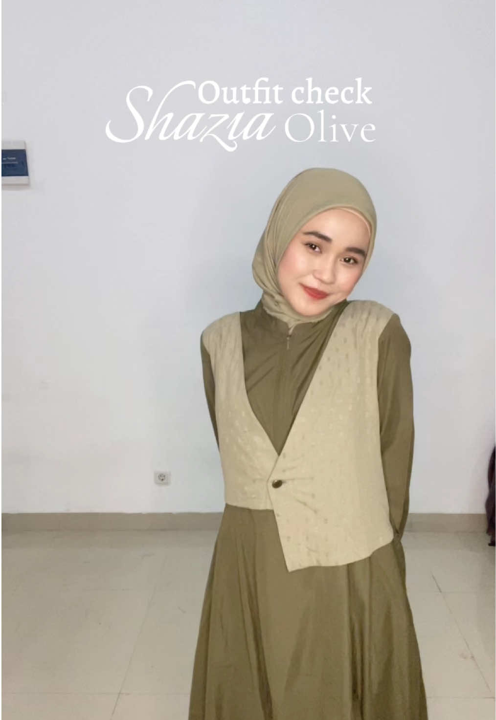 OOTD hari ini pakai Shazia dari Damoza🌿 Lembut,elegan dan nyaman buat segala suasana👀 #outfitcheck #ootdgamis #gamisolive 