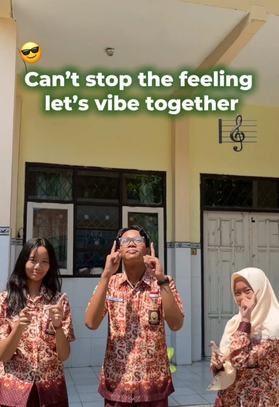🎶 Can’t stop the feeling... so just tune, tune, tune! 🎧✨ Bener banget❗Karena SMANIG FM balik lagi nemenin Jumat kalian yang seru abis loh😎🔥 Siap dapet vibes positif dan obrolan asik dari kami👀 Stay tuned yaa 📻💫 See you, tomorrow Smanigizen👋🏻 #osismpk #sman1gedangan #xybcafyp #fyppppppppppppppppppppppp #smanigizen 