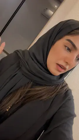 ‏كأن احبابنا غابوا ‏تنفس وانطفى القنديل ‏وتبلل بالدمع منديل ‏وخصلات الشعر شابوا ‏اظن احبابنا غابوا ‏احس إن الطعم واللون ‏وجمر المدفأة سافر ‏نوافذ غرفتي الليلة #foryoupage❤️❤️ #اكسبلور #fypシ゚  ‏غدت أضيق من الخاطر#شعر #بدر