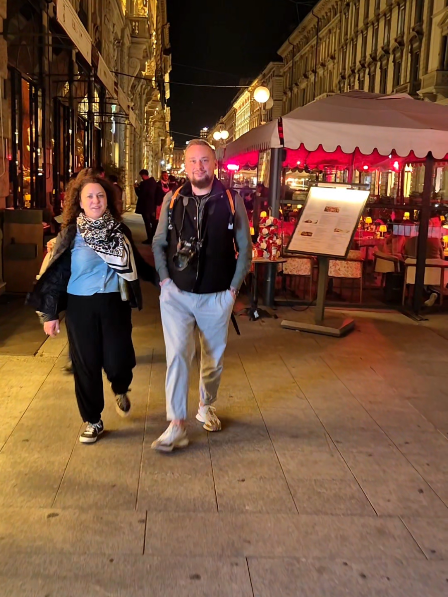 Milan Italy 🇮🇹 Evening Walk in via dante #milan #milano #italy #italia #italytravel 