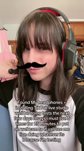 This is gonna flop but its le important  #cosplaygirl #live #stream #fyp #jokerkebab 