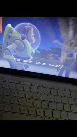 kau cuma di jadikan mainan #toystory 