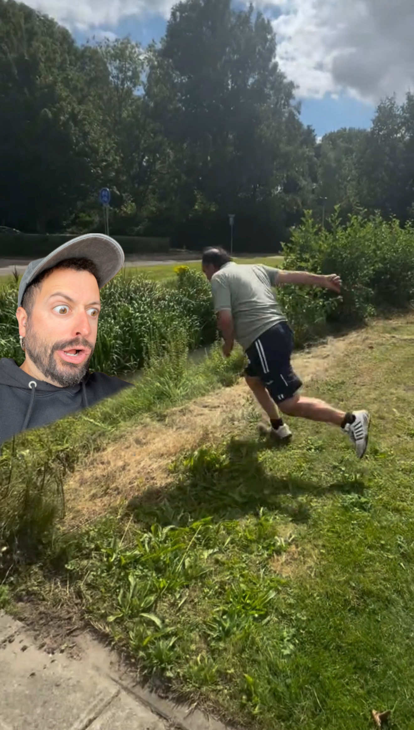 ¿Cuántos metros ha saltado? Me hizo el día 😂 — Vía @lizarezwani 