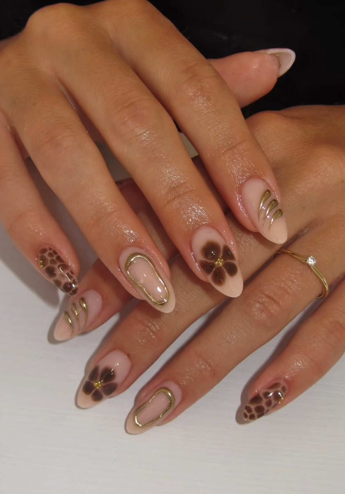 @mrie.celine glückwunschhhh (bisschen spät aber egal)  #nails #nailcontent #nailtutorial #nailinspo #chromenails  