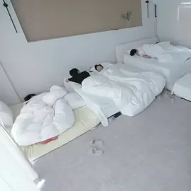 the sun is driving me crazy 😭😭😭#sunsun#sunghoon  #sunoo#enhypen#fyp 