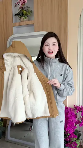 Áo khoác gió lót lông cho bé #quanaotreem #kids #thoitrangtreem #mebimsua #aokhoacchobe 