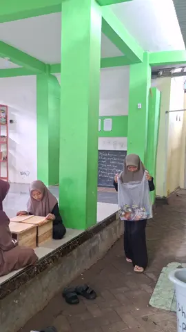 terkadang kita hanya melihat sisi enaknya saja #santri #pondokpesantren #fyp #kontensantri #maslahatulikhwan 