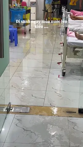 #CapCut Đi sanh ngay mùa nước ngập kiểu này cũng vui🤣🤣 #hottiktok_xuhuong #xuhuong #nuocngapcantho #benhvienphusancantho 