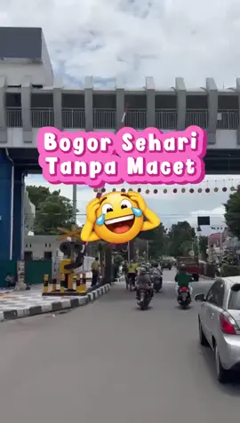 🗓️ Bogor, 23 Oktober 2025 Hari ini, Bogor terasa berbeda. Tak ada deru angkot di jalan. Tak ada macet di simpang kota. Udara terasa lebih lega, warga menyeberang dengan tenang. Sekilas, inilah potret Bogor tanpa macet — kota yang tertib dan nyaman. Sebuah bayangan masa depan, di mana transportasi modern menggantikan angkutan tua, dan warga bisa beraktivitas tanpa stres di jalan. @bogordaily__ @Metro Bogor  🚍 Bogor Lancar. Kota Tertib. Warga Bahagia. #HalloBogorr #BogorTanpaMacet #BogorHariIni #TransportasiBogor #BogorModern  