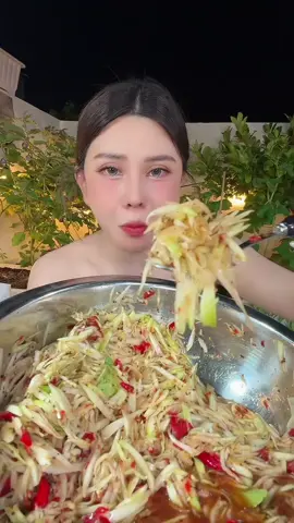 Chảy Nước Miếng Ăn Đu Đủ Xanh Giả Muối Kiến Vàng Cay Xé Họng 🥵#nanaliu #mukbang #xuhuong 