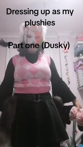 Dressing up as my plushies (part one:Dusky) #fyp #douglasplush #outfit #series 