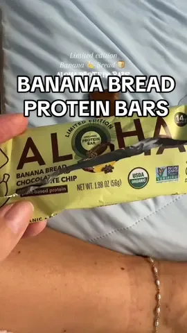 Banana bread lovers this one is for you plus 14g of protein!! I wish they weren’t limited edition I could eat these every single day @ALOHA Protein #alohaprotein #proteinbar #proteinbars #tiktokshopfalldealsforyou #tiktokshopblackfriday 