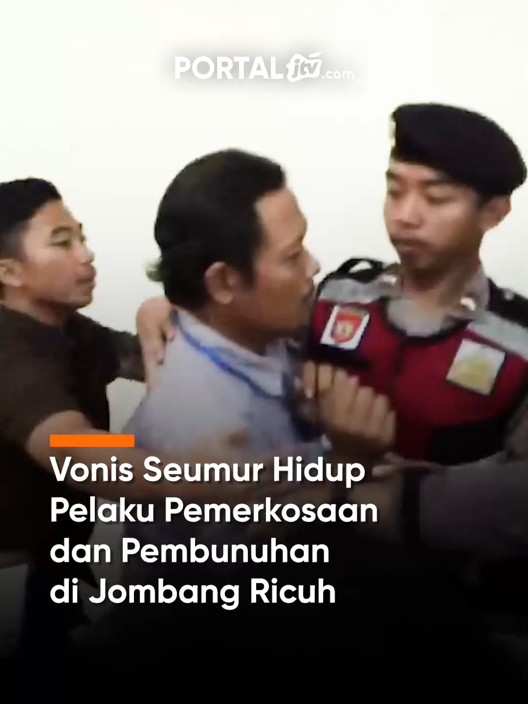 Vonis Seumur Hidup Pelaku Pemerkosaan dan Pembunuhan di Jombang Ricuh Sidang vonis tiga pelaku pemerkosaan dan pembunuhan di Jombang berakhir ricuh. Majelis hakim menjatuhkan hukuman seumur hidup kepada ketiganya karena terbukti melakukan pembunuhan berencana. Keluarga korban menolak putusan tersebut dan menuntut hukuman mati bagi para pelaku. #jombang #pengadilannegerijombang #kasuspembunuhan #jtvrek #portaljtvcom