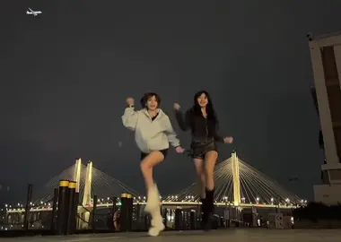 越南鼓卡点舞又杀回来了#quanoisaudemnay #xixi #fernwang #douyin 