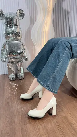Dành cho chị nào thích đơn giản nhưng vẫn có điểm nhấn đây ạ #dariusshop #giaydep #giaynu #giaycaogot #giaygiare 