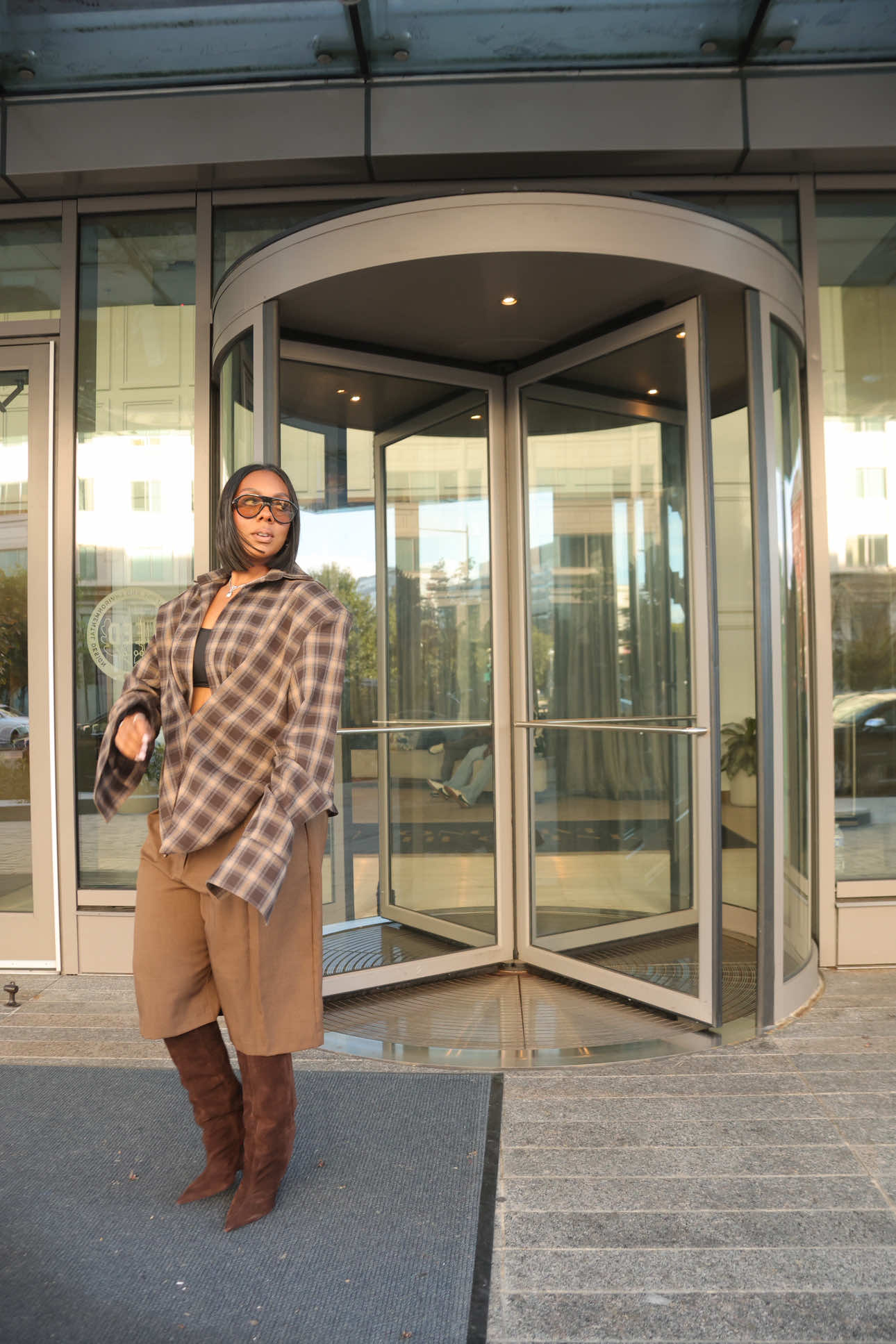 Oh…I’m gonna find a hotel with good lighting and clean aesthetic! 