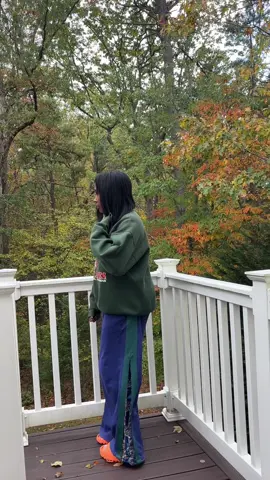 OOTD 🧡🍃🍂🍁🍊 Vintage Miami Hurricanes Crewneck Free People Pants Yeezy Slides  #southjersey #fyp #philly #OOTD #over40fashion 