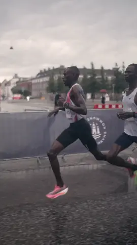 Those strides 🤩 #fyppppppppppppppppppppppp #fyp #Running #strava #pace2  ig : p.alvarezfilms