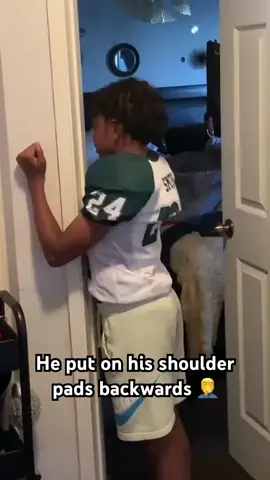 He got stuck in his jersey 💀😂