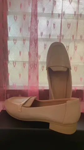 SUPER COMFY!!! Lakas maka tita's vibe 😍 BILI NAAAAAA #loafers #michaela #office #sandals 