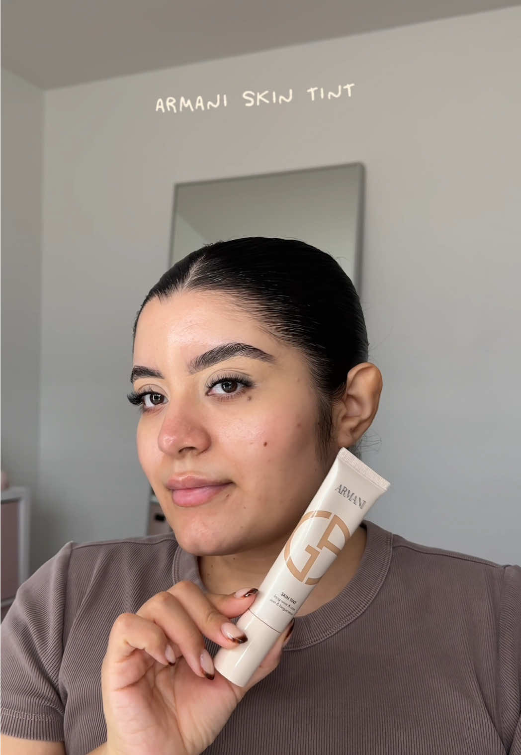 powered by vitamin c and hyaluronic acid, this innovative tint works to hydrate, plump and enhance your skin’s texture with every wear 🤎 Shade L3 @Armani beauty @sephora  #giftedbyarmani #armanimakeup 