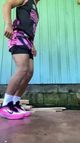 Basketball shoes ng mga pogii. #musthave #tiktokfinds #basketballshoes #pinkbasketballshoes #affordable 