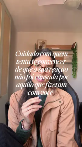 Será que você exagerou ou te fizeram acreditar nisso? #psicologia #terapia #relacionamento #saudemental #psicologa 