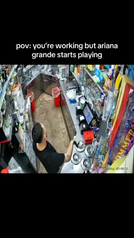 this happens everytime lol #arianagrande #everytime #arianator #sweetener #eternalsunshine @arianagrande ily