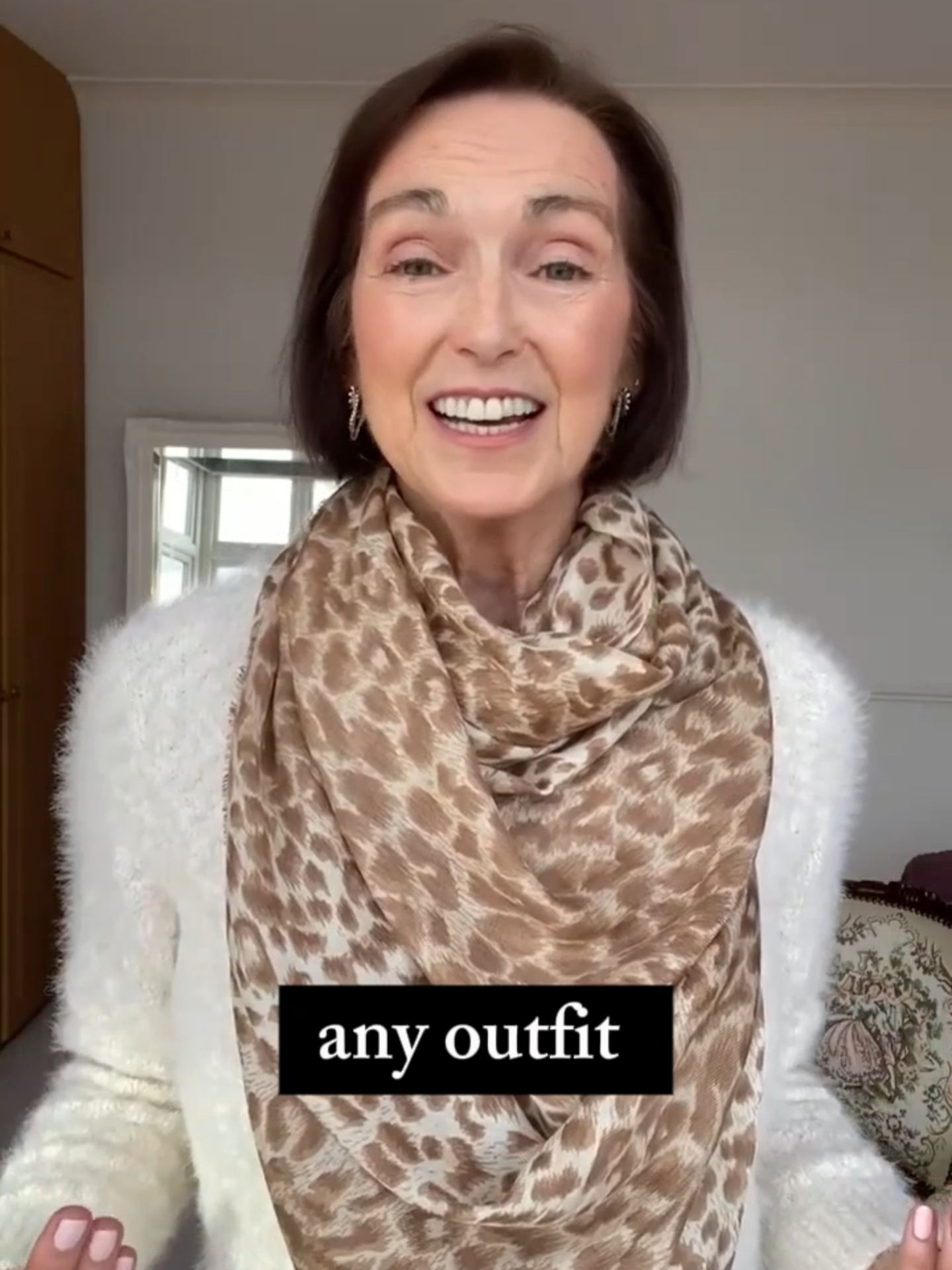How one scarf brings my autumn wardrobe back to life - A touch of leopard, a hint of cashmere… and suddenly your outfit feels brand new. 💫 Styled in the waterfall drape for effortless autumn elegance. #CashmereAndSilk #LeopardPrintLove #Over50Style #AutumnChic #LuxuryStyle #EffortlessElegance #WardrobeRefresh #StyleInspiration #CashmereWrap #styleafter50 #accessoires #cashmere #animalprint #OOTD #luxury #scarves