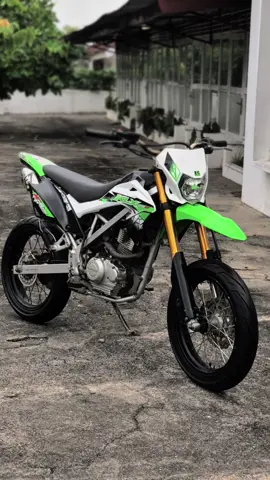 Ready KLX 2016 Full upgrade SE, murah meriah aja bolo, pastinya unit istimewa ya bolo 18 juta aja bolo yuhhh satset. Smart buyer bolo , tanya tanya by wa/dm tertera di bio #supermoto #fypシ゚viral #dtracker #klx #fyp 