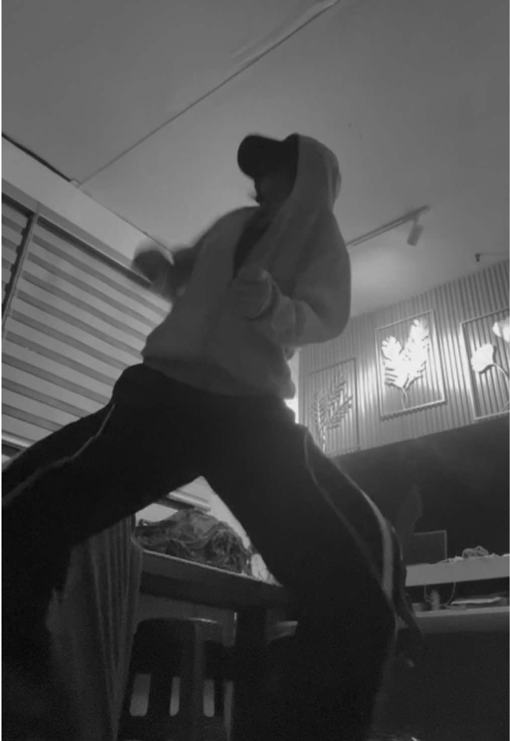 🤷 #itdepends #chrisbrown #dance #trend #wzxycba @chrisbrownofficial   