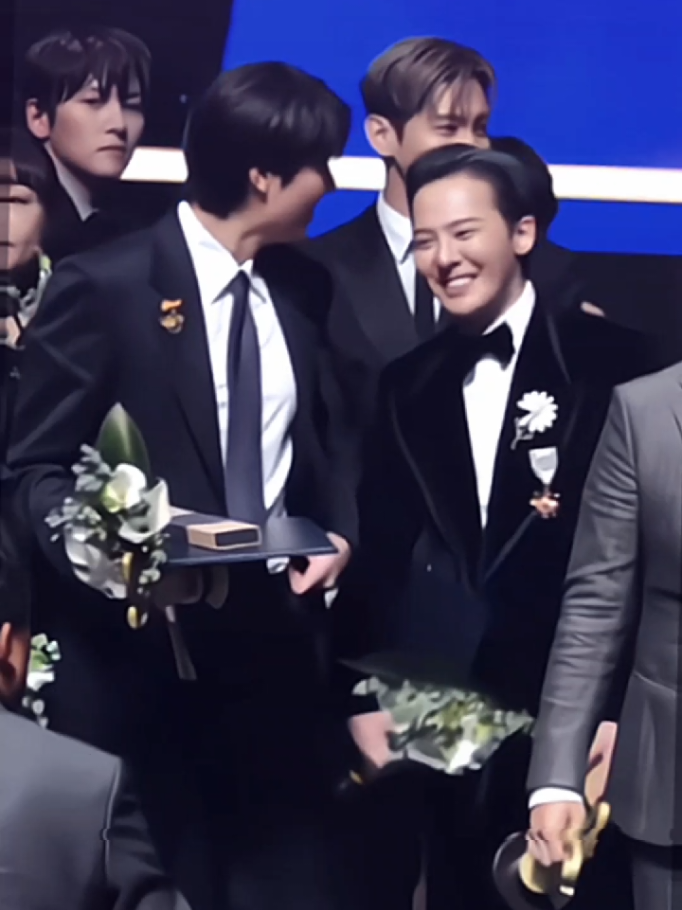 dukun mana guys kira-kira?😭🤣 #leeminho #jichangwook #gdragon #fyp 