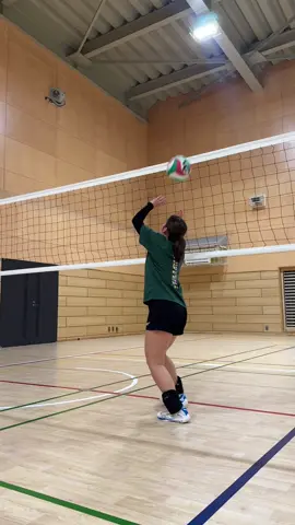 オーバー反則？！ #まりん #volleyball #volley #haikyuu #バレー  @たつ🐉👶🏻🏐  @JUN🐶⚒🏐🥎  @ゆうにゃん🐔🐾【volleyball】  @いちか🐼🏖️  @ゆの🏐💃 