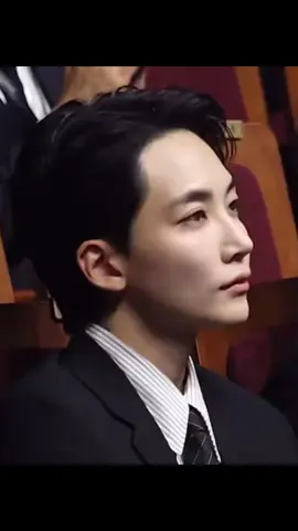 ngeditnya sambil salting sendiri karena ganteng bgt yoon jeonghan 😩🫶🏻 #seventeen #yoonjeonghan #jeonghan 