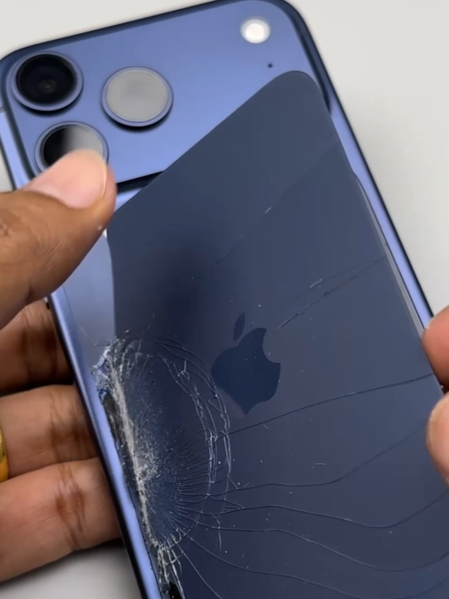 17 Pro Max Cracked Back Repair #DIY #iphone17promaxcracked #crackedback #fyp #fix #LifeHack