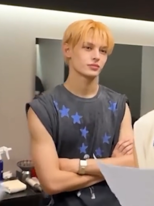 i think abt the last two clips everyday #james #cortis 