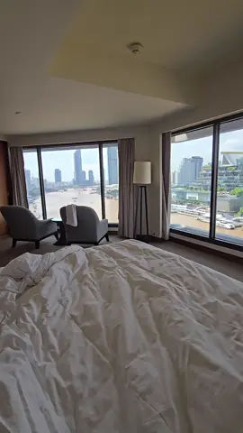 มุมนี้เหมาะกับ new year countdown วิวตรงข้ามไอคอนสยามพลุฉ่ำๆรีบจองเด้อ #newyear #countdown #newyear2025 