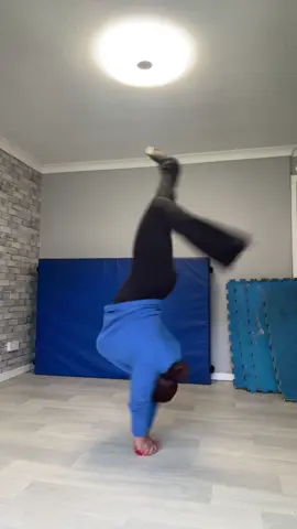The live saw it first #fyp #bgirlterra #breakdance #dancer #viral 