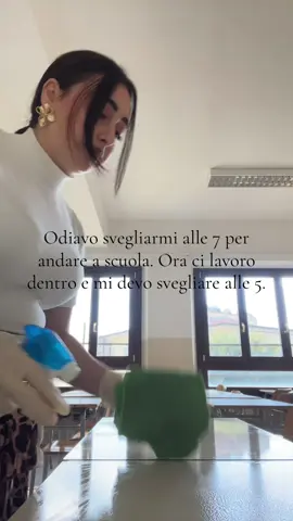 🥲🥲🥲 #personaleata #ATA #SCUOLA #sveglia #perte 