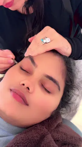 Eyebrows threading by Ria♥️